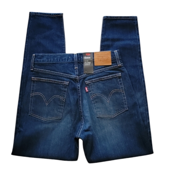 $100 NWT Levi's Wedgie High Rise Straight Leg size 27 - Picture 2 of 3